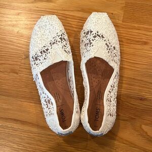TOMS Lace Leaves Classic Slip-On Shoes